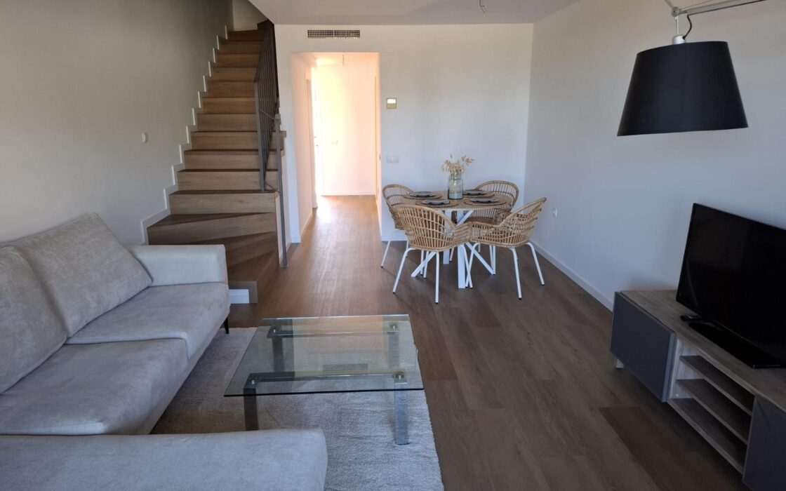 Таунхаус в Финестрате 102 кв.м с террасой и видами на природу