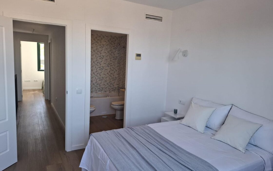 Таунхаус в Финестрате 102 кв.м с террасой и видами на природу