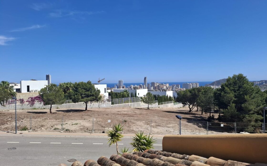 Таунхаус в Финестрате 102 кв.м с террасой и видами на природу