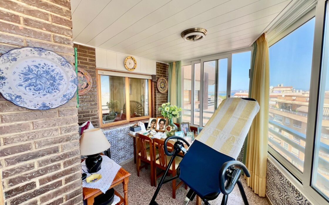 Апартамент 110 кв.м у моря в Торревьехе с террасой