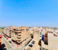 Апартамент 110 кв.м у моря в Торревьехе с террасой