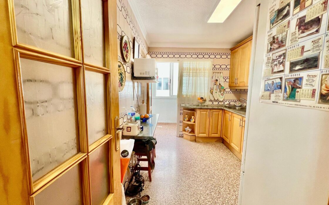 Апартамент 110 кв.м у моря в Торревьехе с террасой