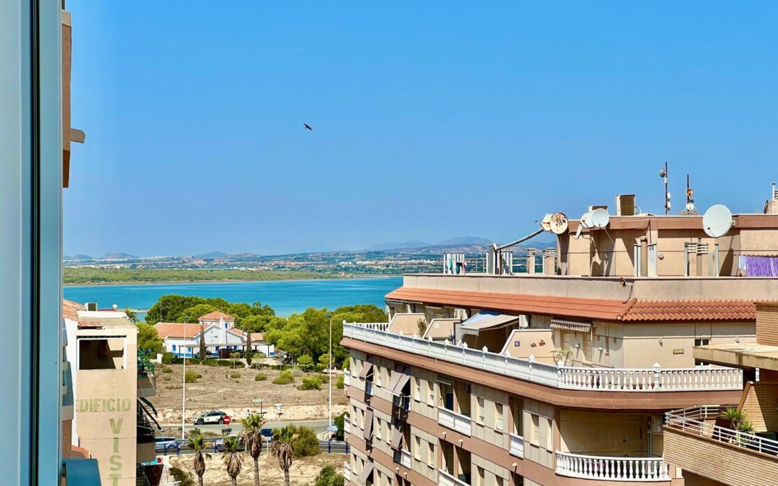 Апартамент 110 кв.м у моря в Торревьехе с террасой