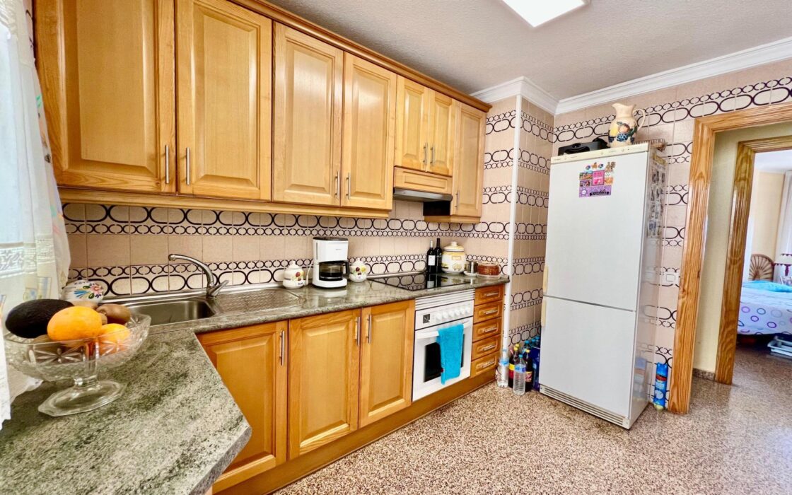 Апартамент 110 кв.м у моря в Торревьехе с террасой