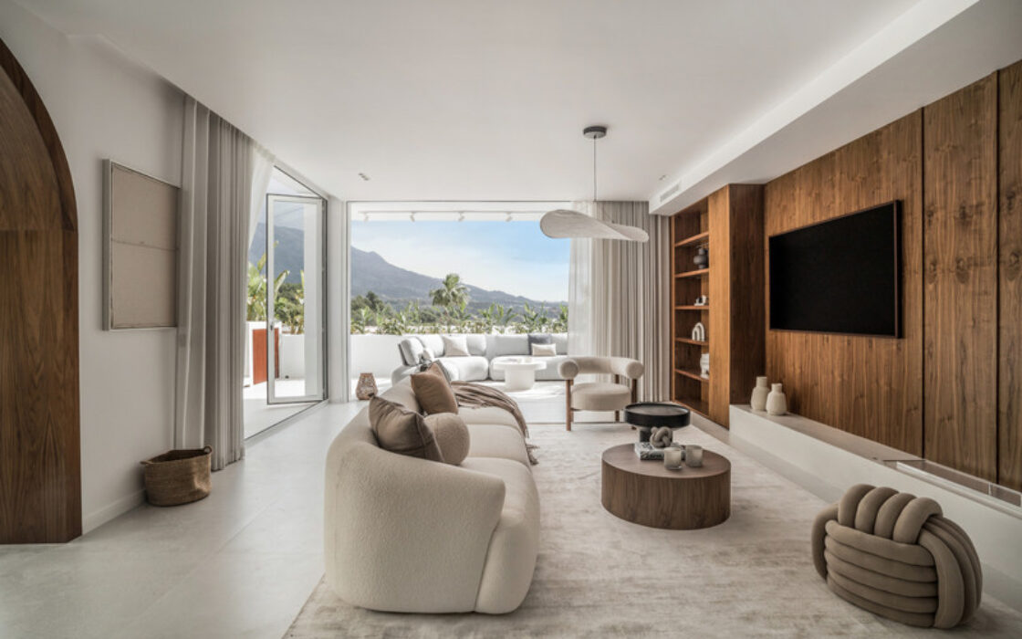 Таунхаус с террасой в Новой Андалусии 160 кв.м. у моря