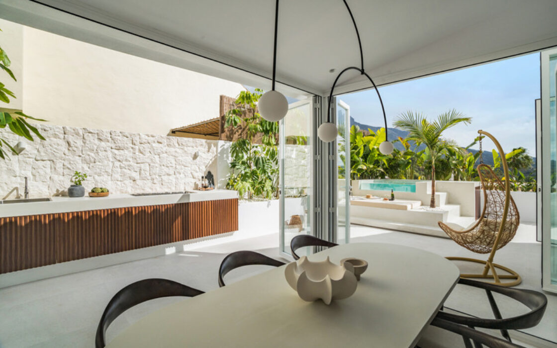 Таунхаус с террасой в Новой Андалусии 160 кв.м. у моря