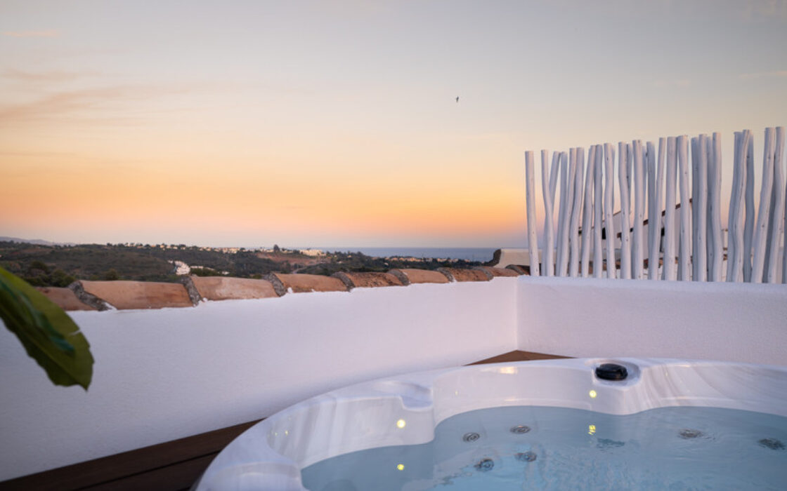 Таунхаус с террасой в Новой Андалусии 160 кв.м. у моря