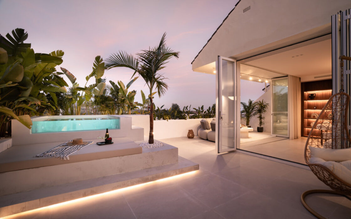 Таунхаус с террасой в Новой Андалусии 160 кв.м. у моря