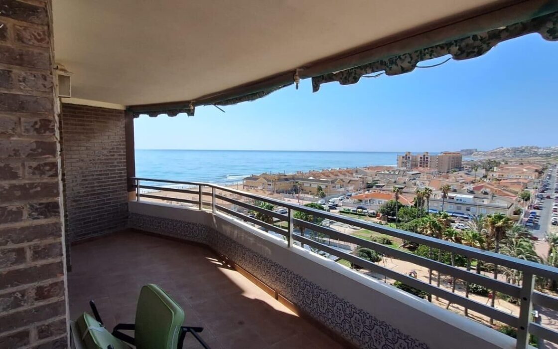 Апартаменти в Торрев’єсі 100 кв.м з видом на море