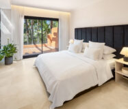 Очаровательная вилла на Золотой миле 248 кв.м с террасой