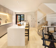 Очаровательная вилла на Золотой миле 248 кв.м с террасой