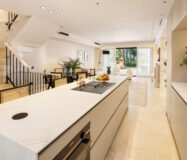 Очаровательная вилла на Золотой миле 248 кв.м с террасой