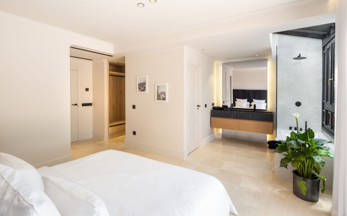 Очаровательная вилла на Золотой миле 248 кв.м с террасой