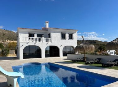 Приватний будинок з терасою у Вільяхойосі, 4 спальні, 241 кв.м