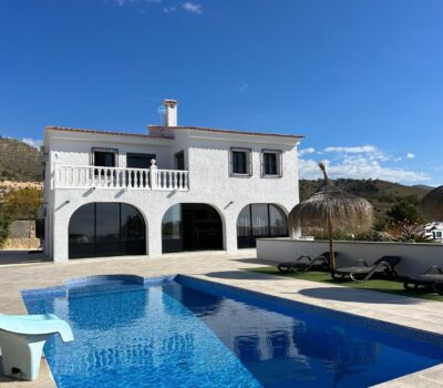 Приватний будинок з терасою у Вільяхойосі, 4 спальні, 241 кв.м