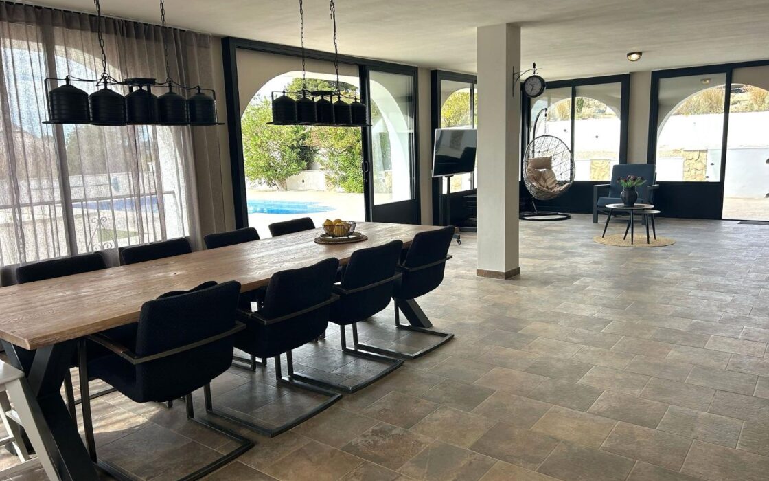 Приватний будинок з терасою у Вільяхойосі, 4 спальні, 241 кв.м