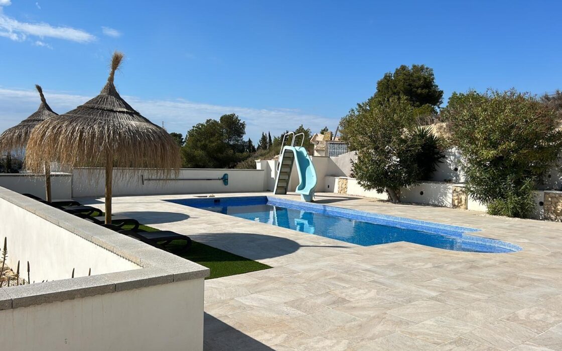 Приватний будинок з терасою у Вільяхойосі, 4 спальні, 241 кв.м