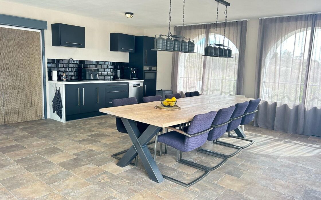 Приватний будинок з терасою у Вільяхойосі, 4 спальні, 241 кв.м