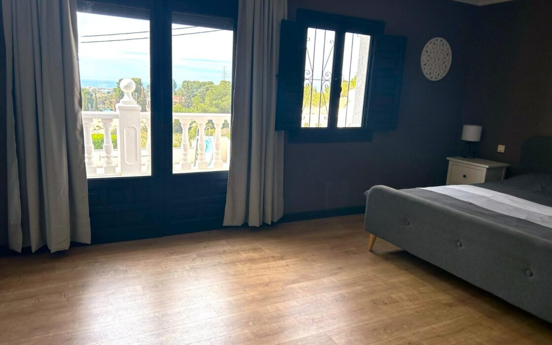 Приватний будинок з терасою у Вільяхойосі, 4 спальні, 241 кв.м