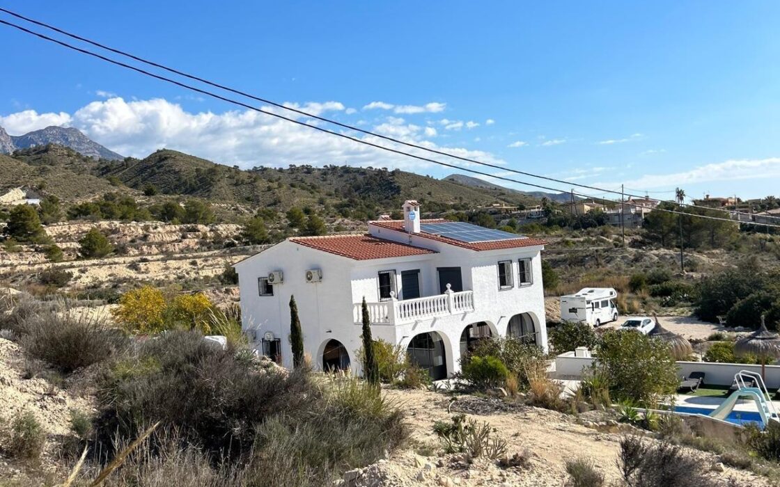 Приватний будинок з терасою у Вільяхойосі, 4 спальні, 241 кв.м