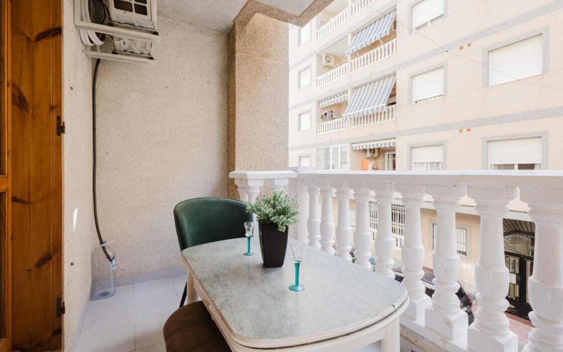 Апартаменти 55 кв.м у моря в Торревьехе з терасою