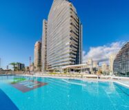 Современные апартаменты с террасой в Бенидорме 180 кв.м.