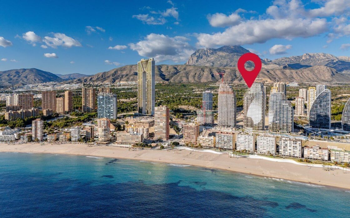 Современные апартаменты с террасой в Бенидорме 180 кв.м.