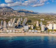 Современные апартаменты с террасой в Бенидорме 180 кв.м.