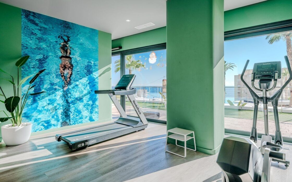 Современные апартаменты с террасой в Бенидорме 180 кв.м.