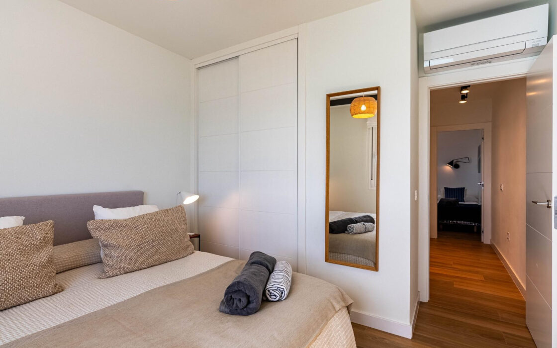 Дуплекс 160 кв.м с панорамным видом на море в Бенальмадене