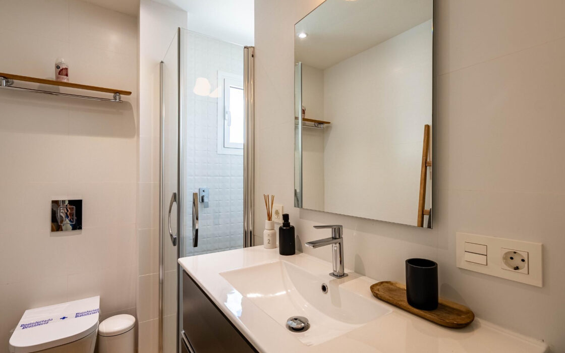 Дуплекс 160 кв.м с панорамным видом на море в Бенальмадене