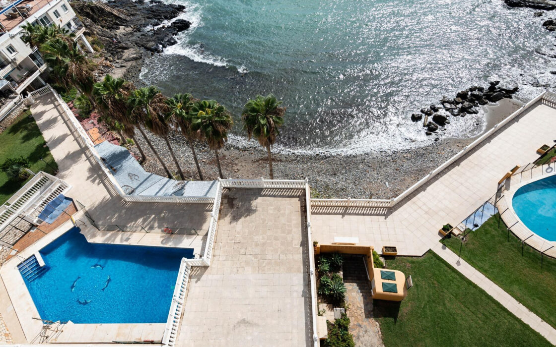 Дуплекс 160 кв.м с панорамным видом на море в Бенальмадене