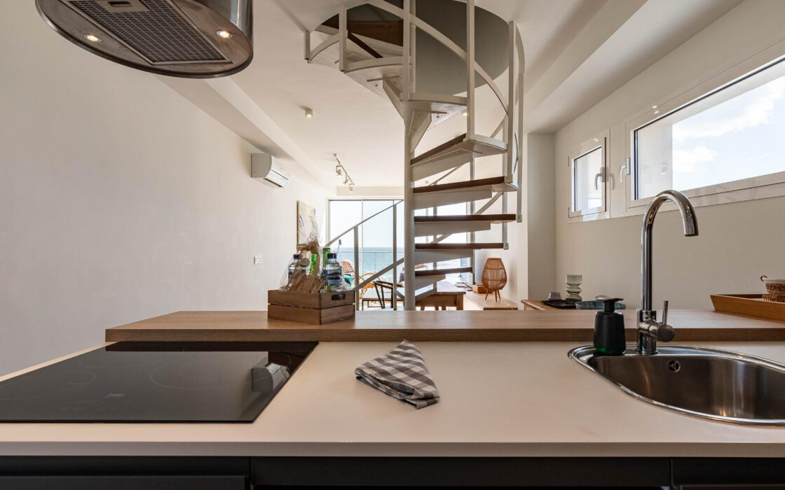 Дуплекс 160 кв.м с панорамным видом на море в Бенальмадене