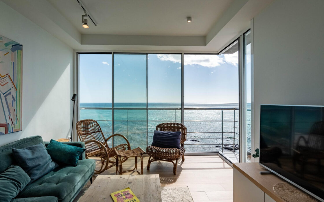 Дуплекс 160 кв.м с панорамным видом на море в Бенальмадене