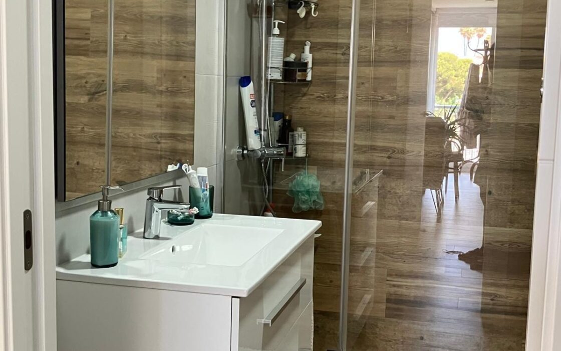 Апартаменти в San Juan Playa 96 кв.м з терасою біля моря