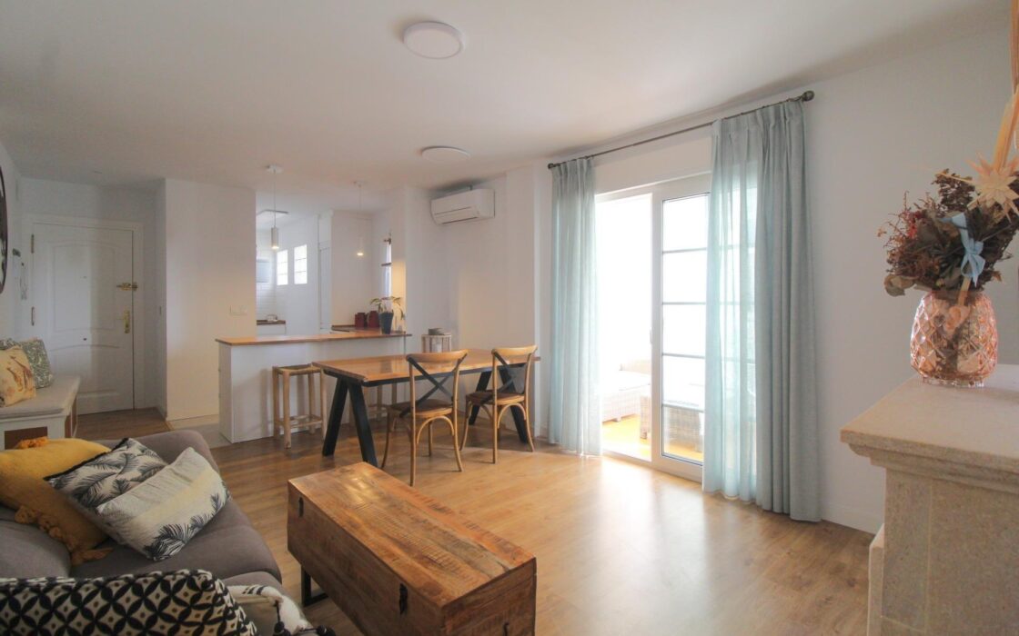 Апартаменты 87 кв.м в Торревьехе у моря с террасой