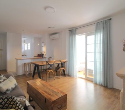 Апартаменти 87 кв.м в Торрев’єсі біля моря з терасою