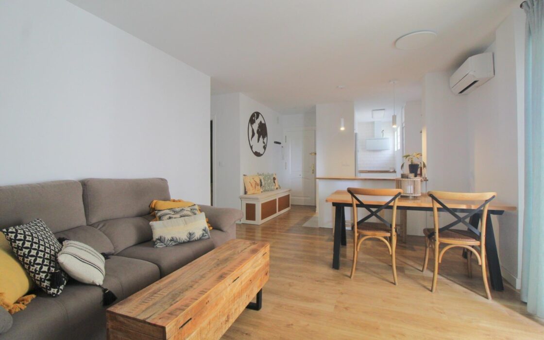 Апартаменты 87 кв.м в Торревьехе у моря с террасой