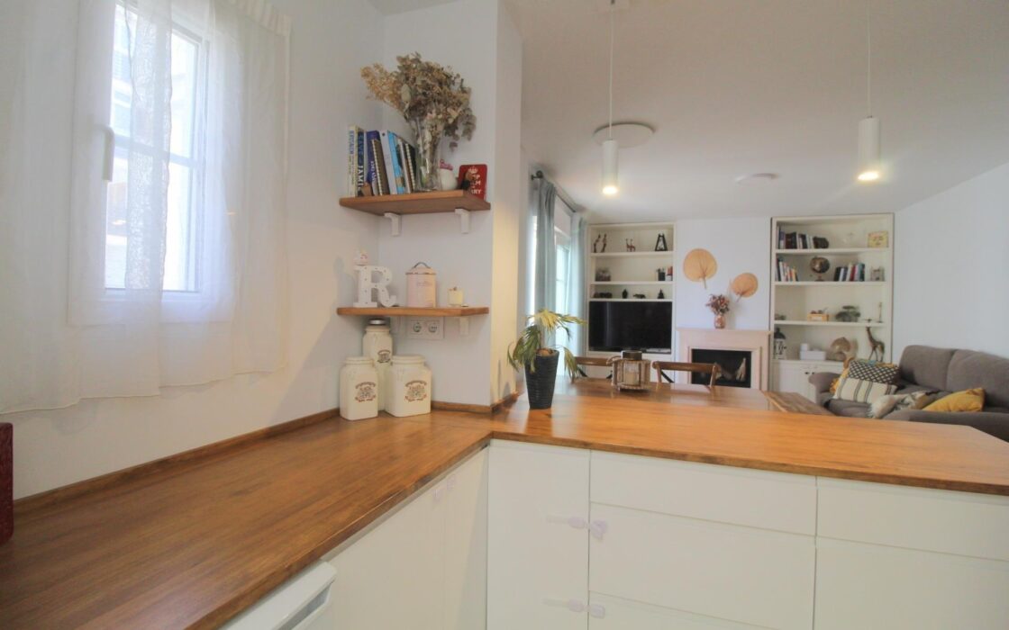 Апартаменты 87 кв.м в Торревьехе у моря с террасой