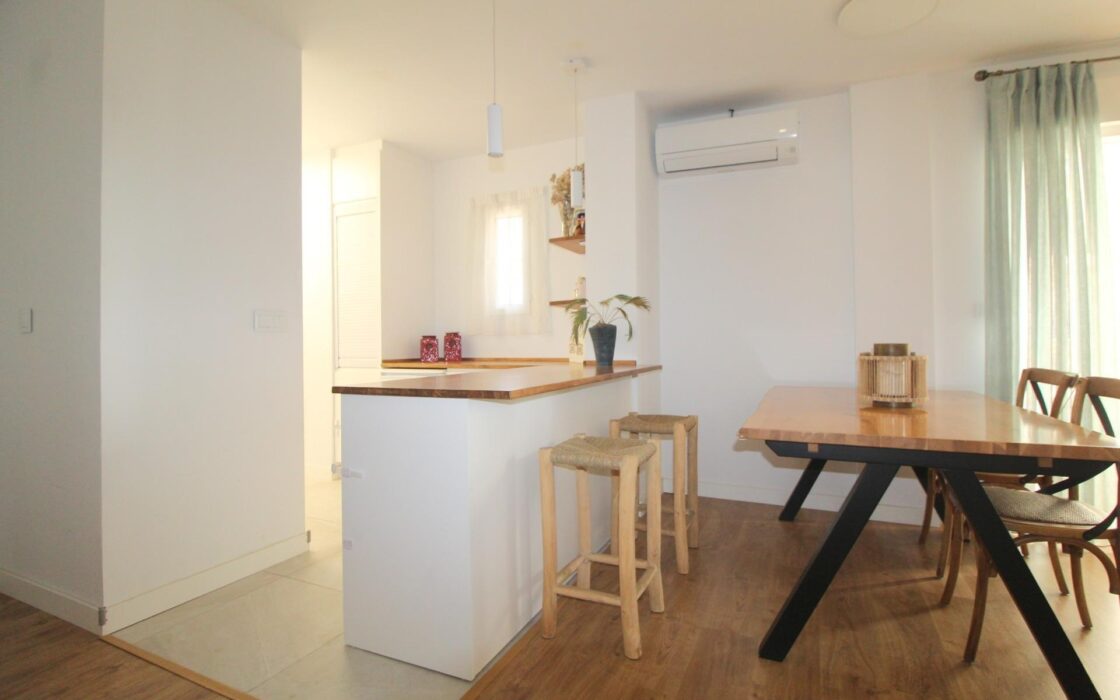 Апартаменты 87 кв.м в Торревьехе у моря с террасой