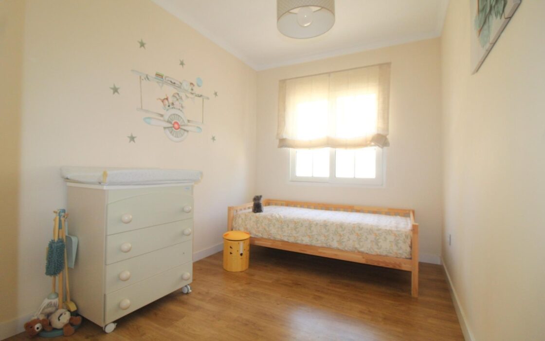 Апартаменты 87 кв.м в Торревьехе у моря с террасой