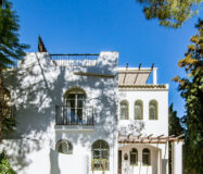 Уютный таунхаус с террасой в Лос Наранхос, 132 кв.м.