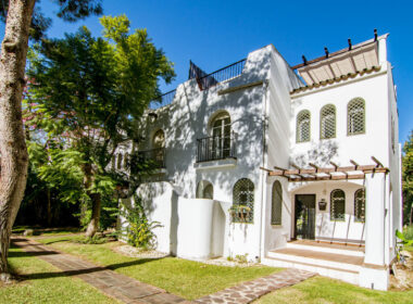 Уютный таунхаус с террасой в Лос Наранхос, 132 кв.м.