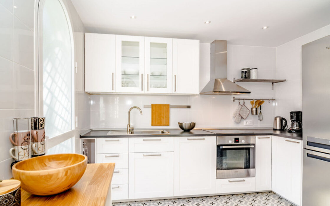 Уютный таунхаус с террасой в Лос Наранхос, 132 кв.м.