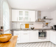 Уютный таунхаус с террасой в Лос Наранхос, 132 кв.м.