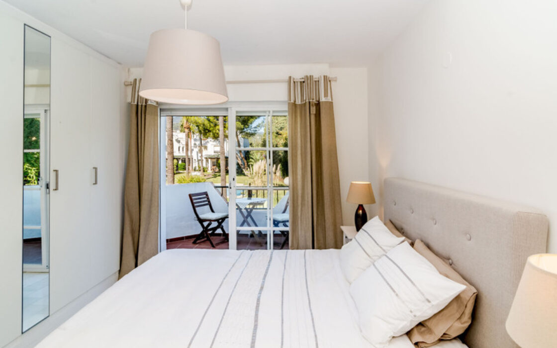 Уютный таунхаус с террасой в Лос Наранхос, 132 кв.м.