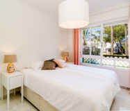 Уютный таунхаус с террасой в Лос Наранхос, 132 кв.м.