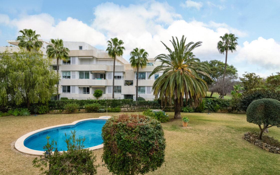 Двухуровневый дуплекс 150 кв.м в Нуэва-Андалусии с террасой