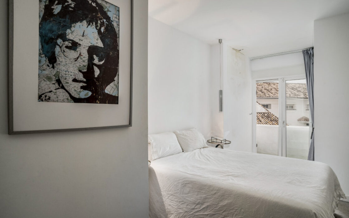 Двухуровневый дуплекс 150 кв.м в Нуэва-Андалусии с террасой