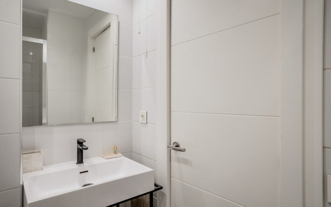 Двухуровневый дуплекс 150 кв.м в Нуэва-Андалусии с террасой